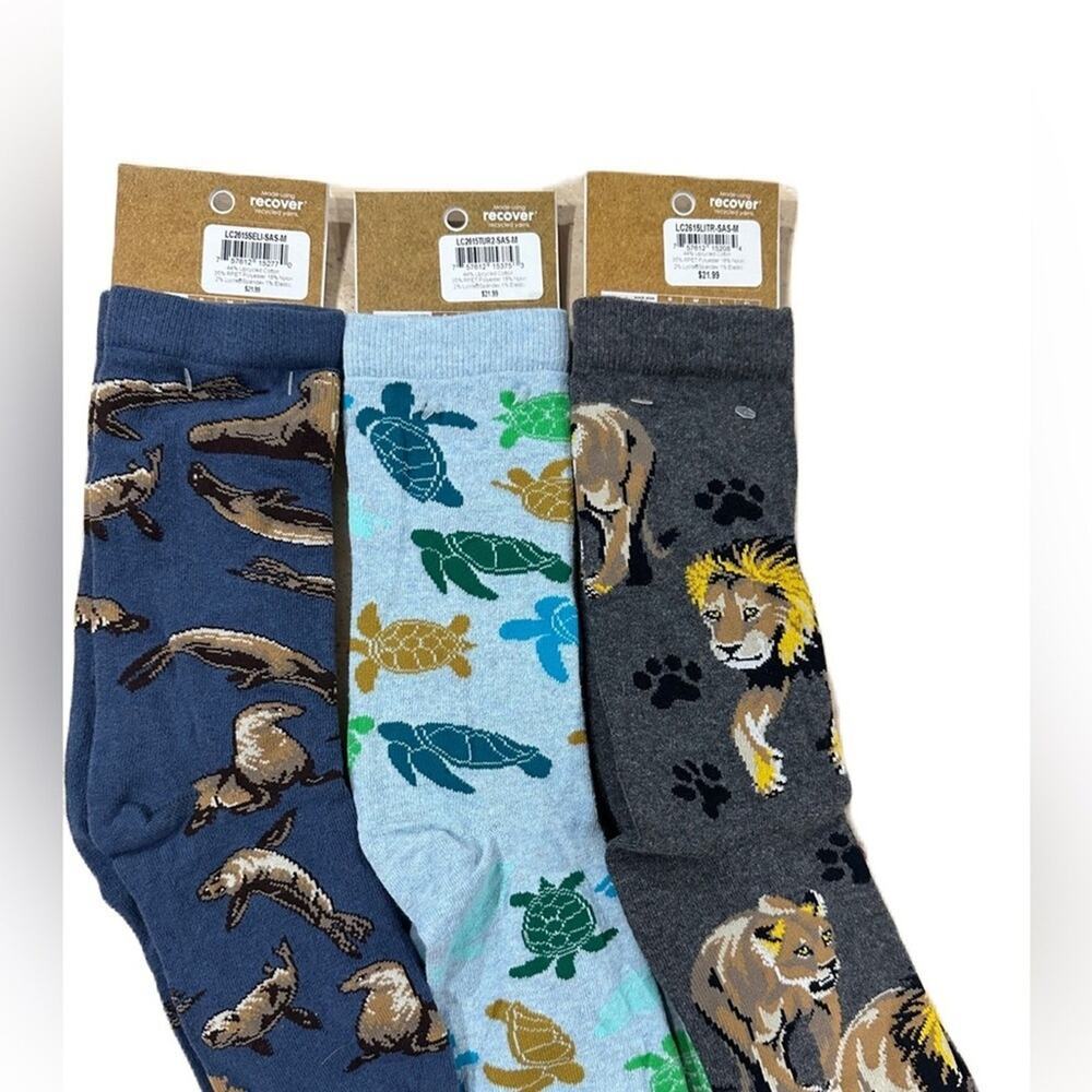 3 pair of‎ TCK Lions, Sea Lions and Turtle Crew Socks NWT Size M - Picture 2 of 4